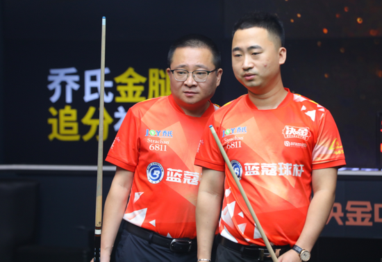 对裁判与赛 对裁判与赛